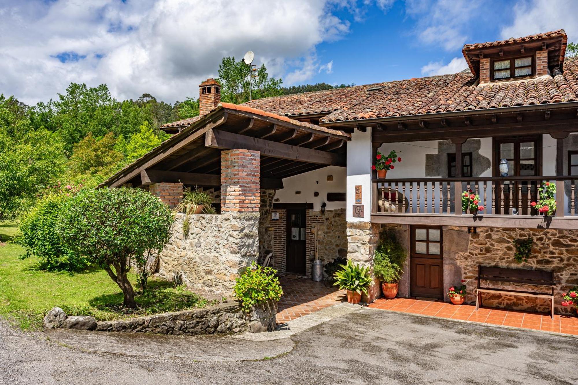 Casa De Aldea La Venta Los Probes Llanes Exterior photo