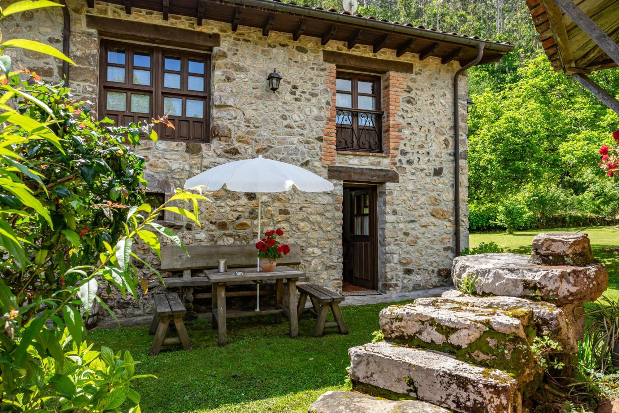 Casa De Aldea La Venta Los Probes Llanes Exterior photo
