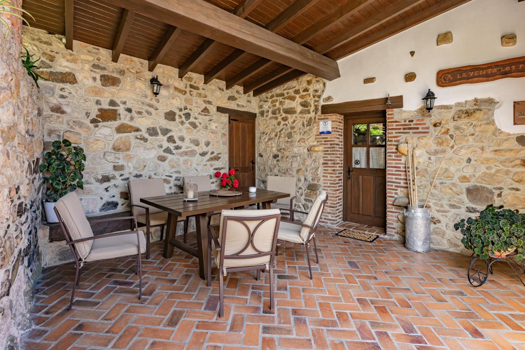 Casa De Aldea La Venta Los Probes Llanes Exterior photo